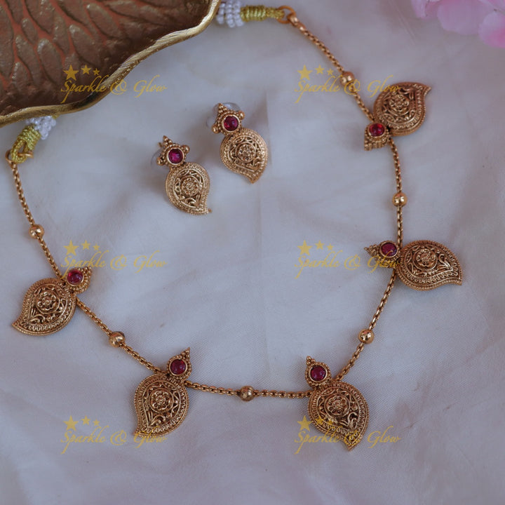 Mango Motif Necklace - Festive Gold Elegance