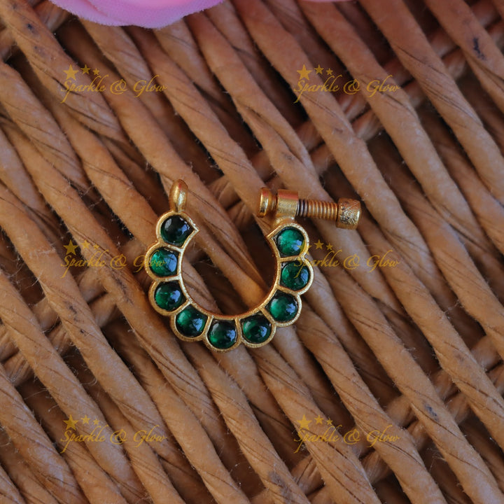 Exquisite Gold Jadau Nosepin for Festive Glamour