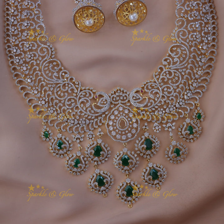 Elegant Gold-Plated Necklace - Majestic Wedding Design