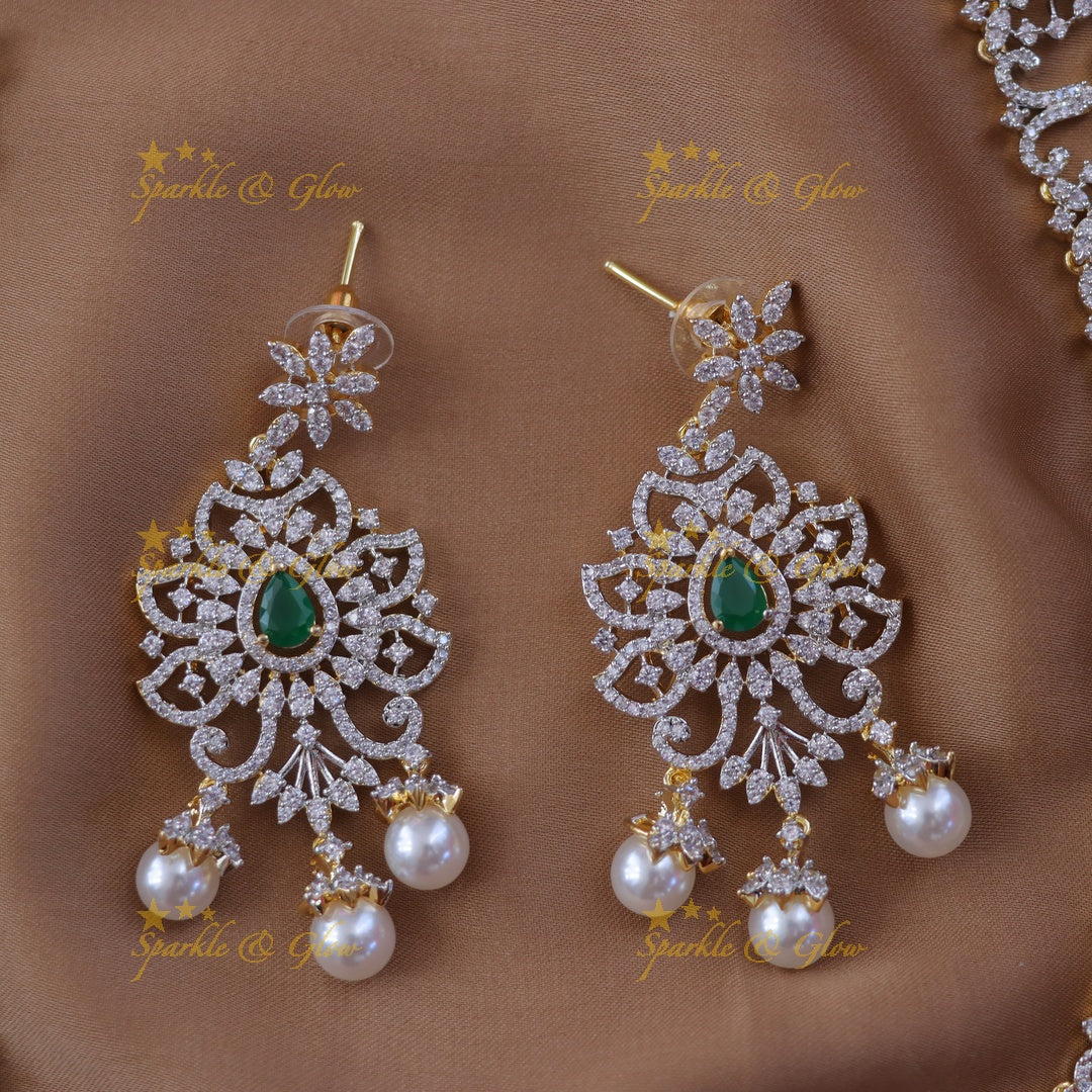 Luxurious Floral Pearl Necklace Set for Weddings