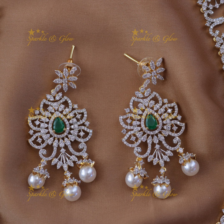 Luxurious Floral Pearl Necklace Set for Weddings