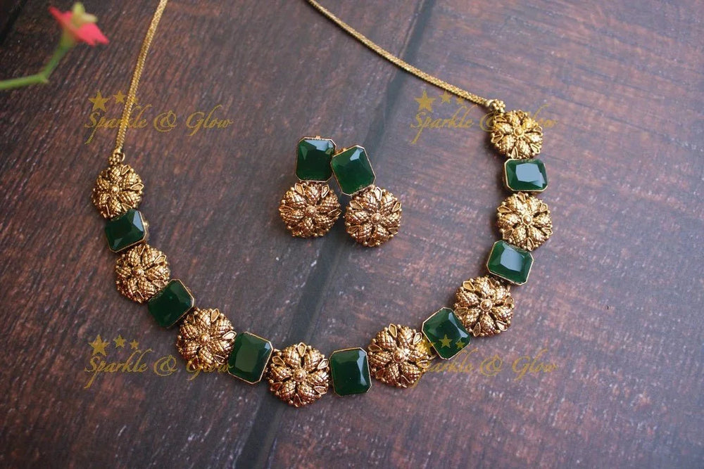 Elegant gold alike floral necklace- Pink - Sparkle and Glow