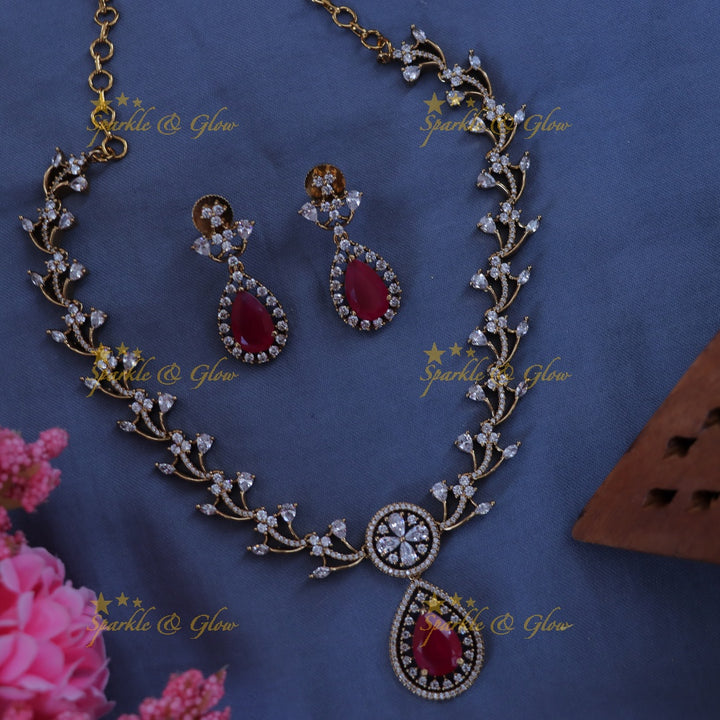 Radiant Floral Leaf Necklace & Earring Set - New Arrival