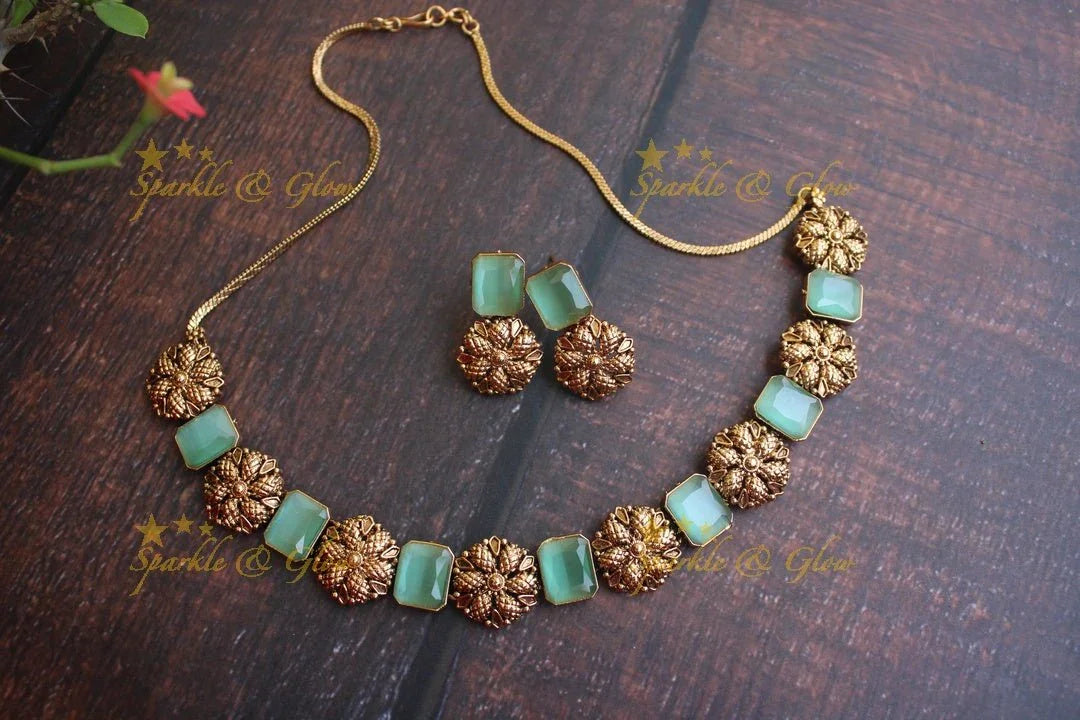Elegant gold alike floral necklace- Pink - Sparkle and Glow