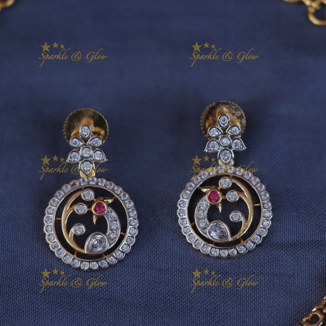 Enchanting Gold Peacock Necklace - Timeless Elegance