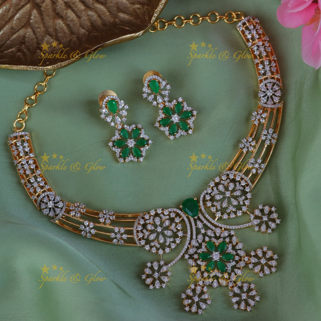 Exquisite Floral Gold Necklace for Special Events