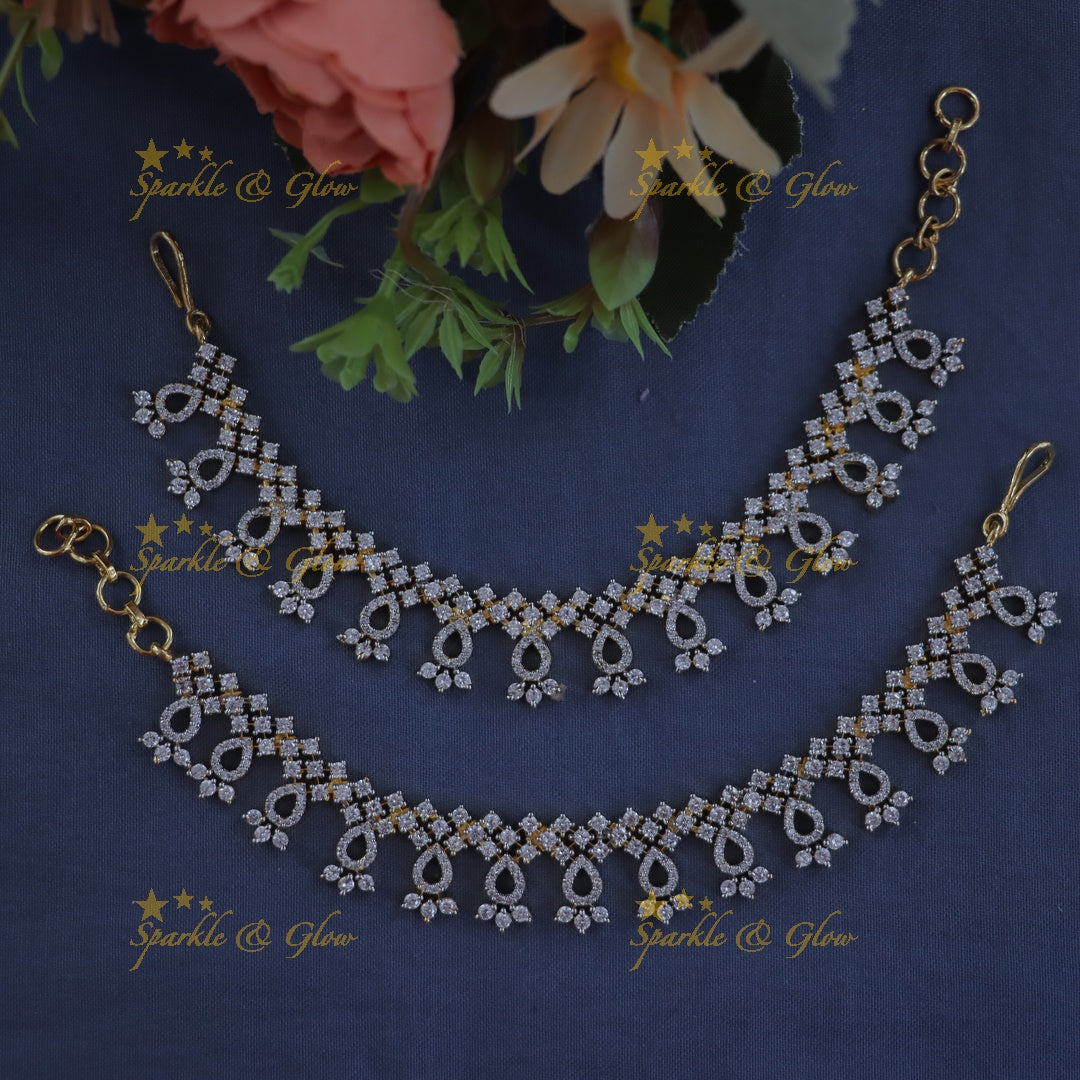 Exquisite Drop Leaf Earchain - Perfect Festive Accessory