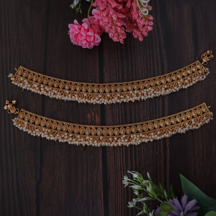 Exquisite Floral Gold Anklets for Special Occasions