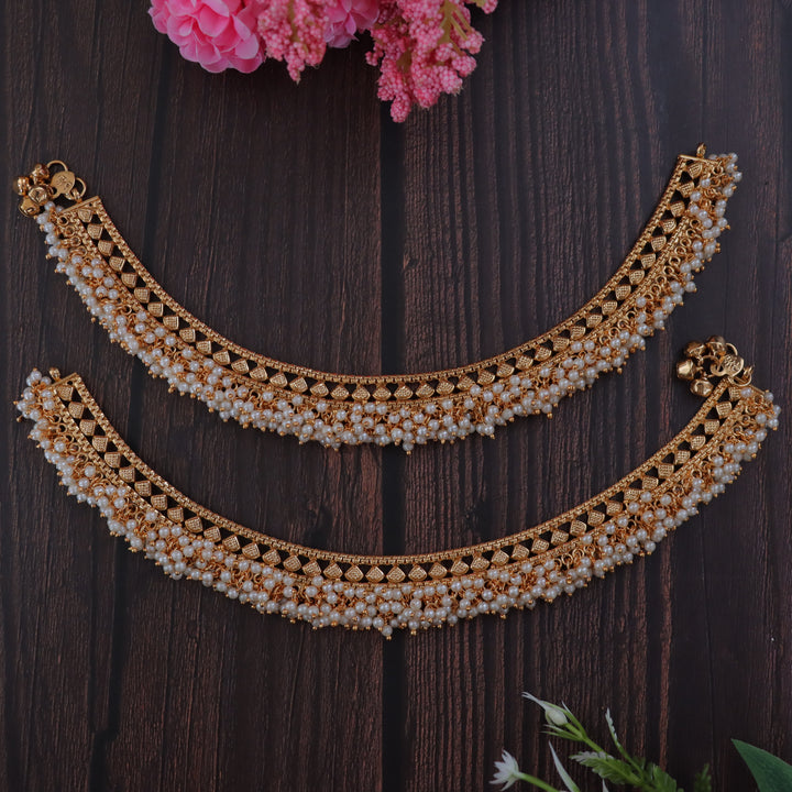 Exquisite Gold Anklets for Every Occasion | Sparkle & Glow