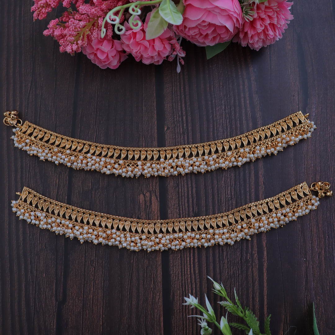 Elegant Gold Plated Leaf Design Anklet for Weddings