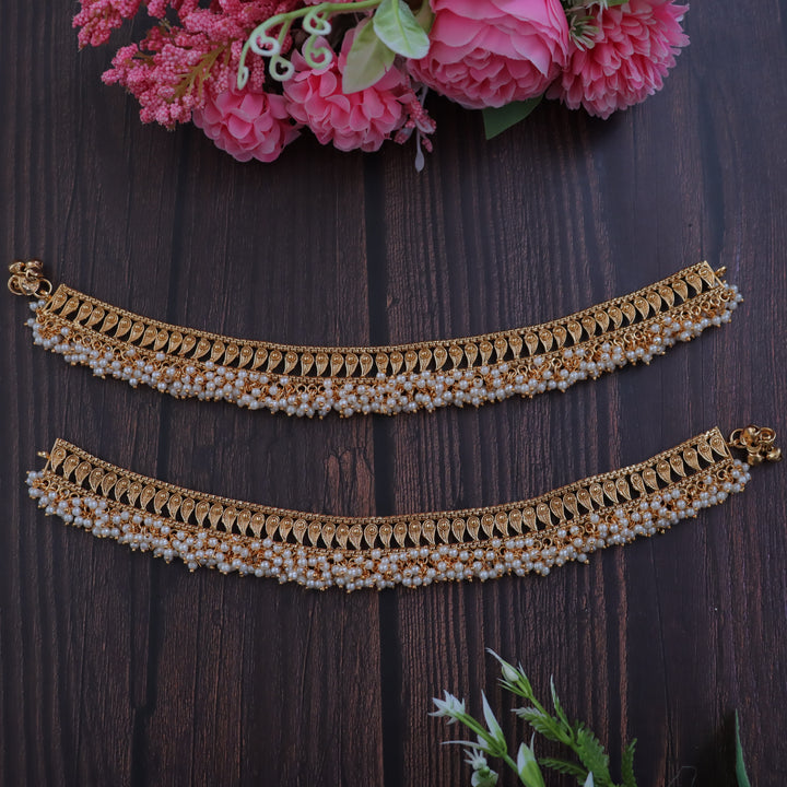 Elegant Gold Plated Leaf Design Anklet for Weddings