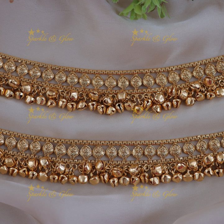Festive Gold Anklets for Glamorous Celebrations