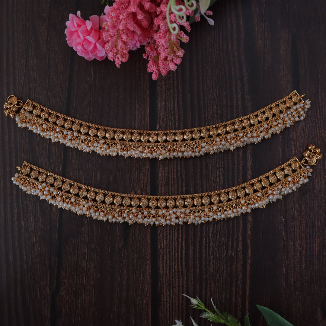 Festive Gold Anklets for Glamorous Celebrations