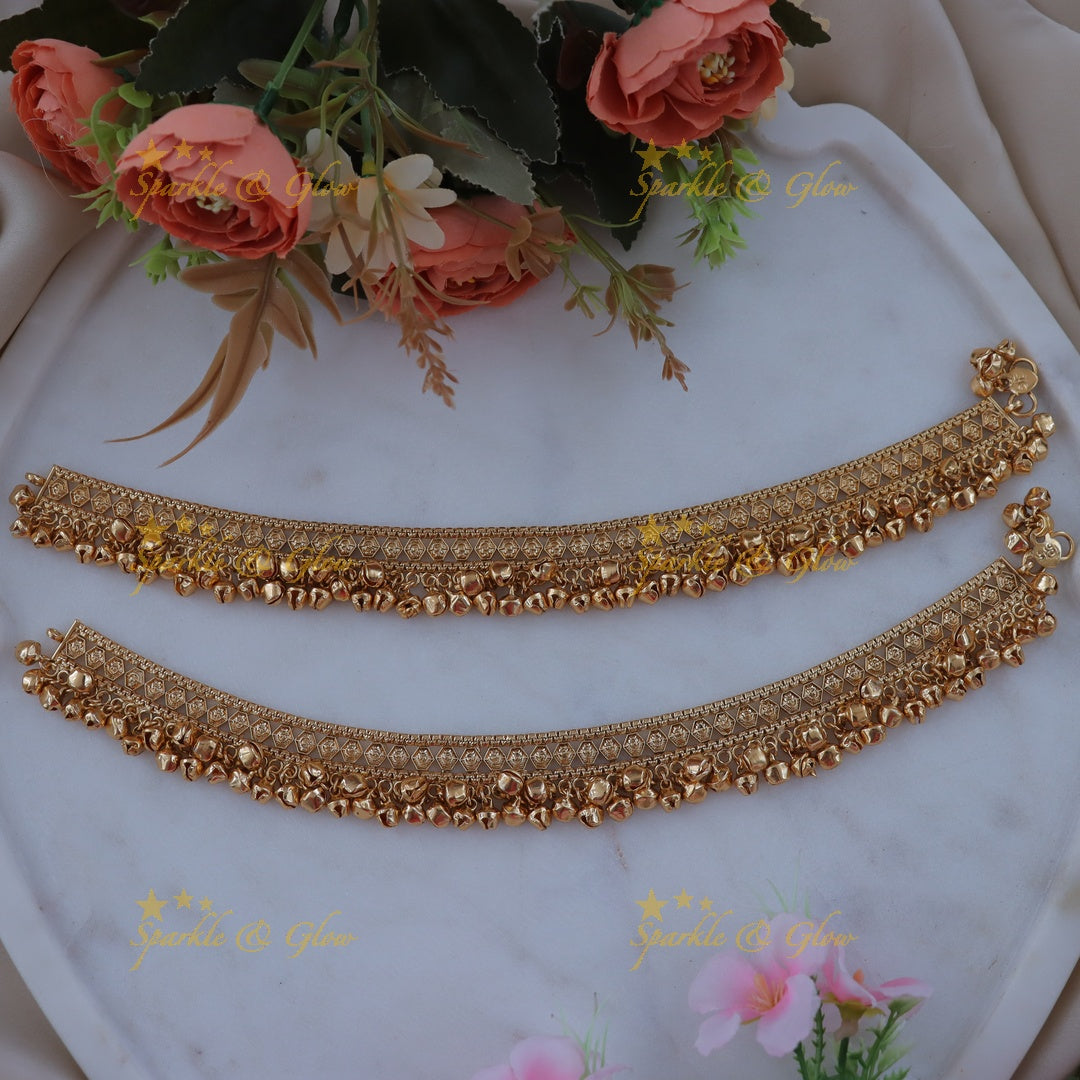 Exquisite Gold Anklet - Embrace Elegance with Style