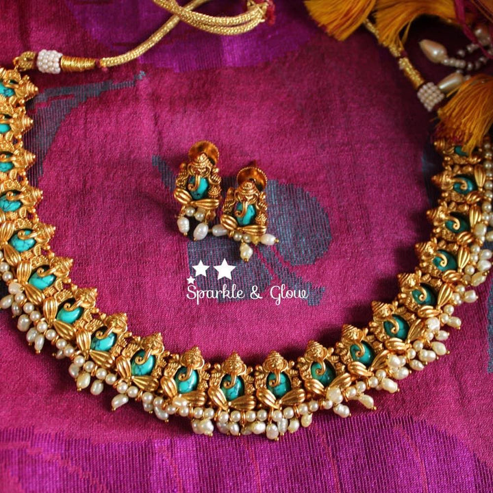 Pearl drops Ganesha necklace - Red - Green - Sparkle and Glow