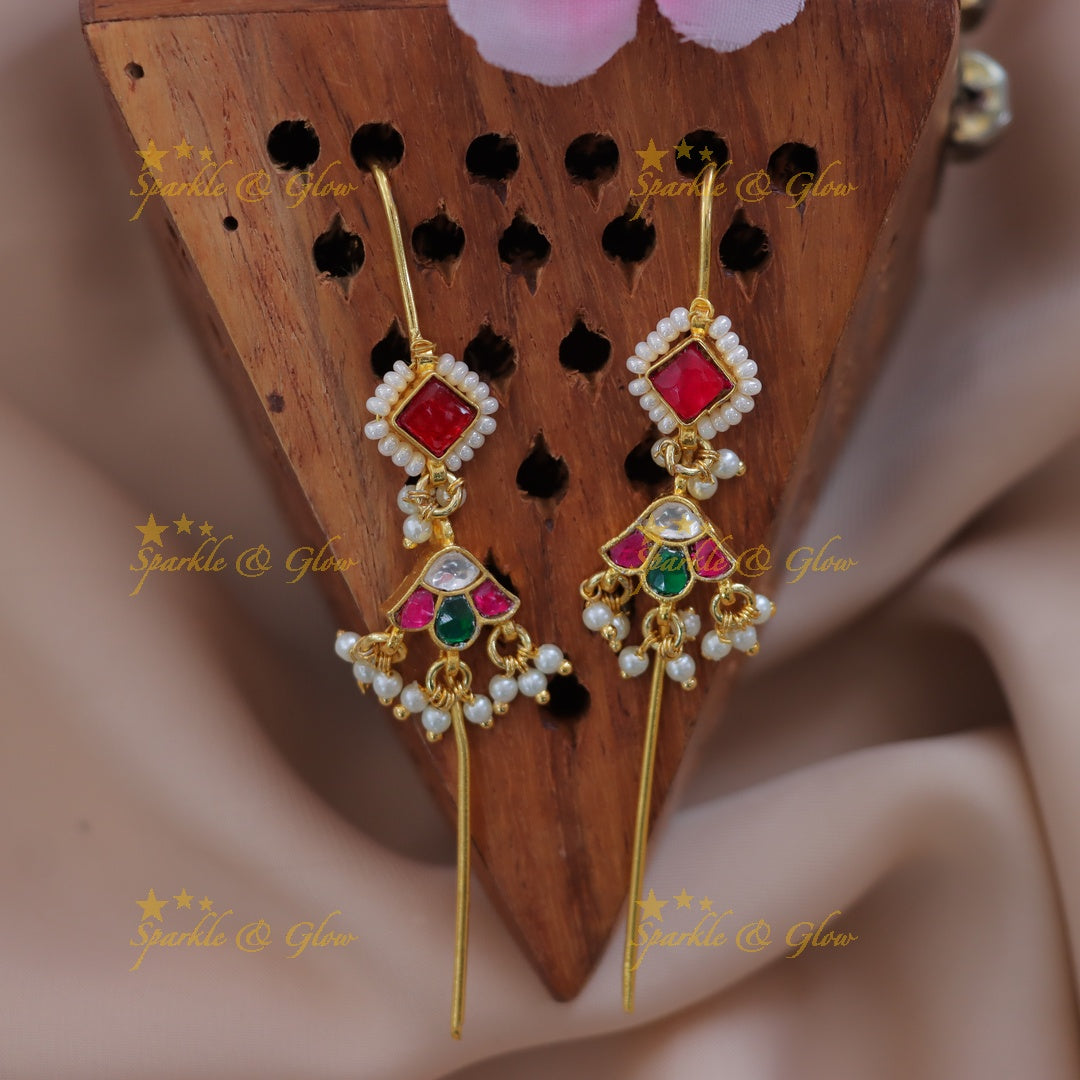 Exquisite Pearl Earcuff with Gold-Finish and Charm