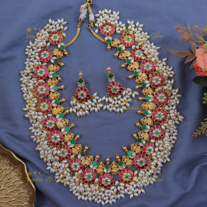 Exquisite Floral Guttapusalu Necklace - Sparkle & Glow
