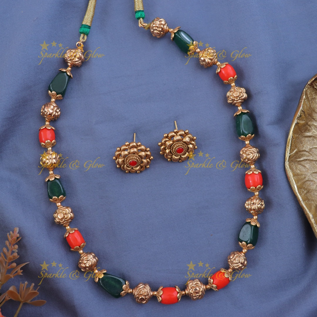 Exquisite Beaded Necklace for Weddings - Sparkle & Glow