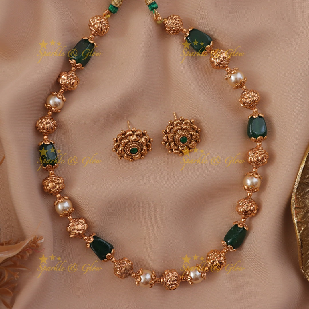 Exquisite Beaded Necklace for Weddings - Sparkle & Glow