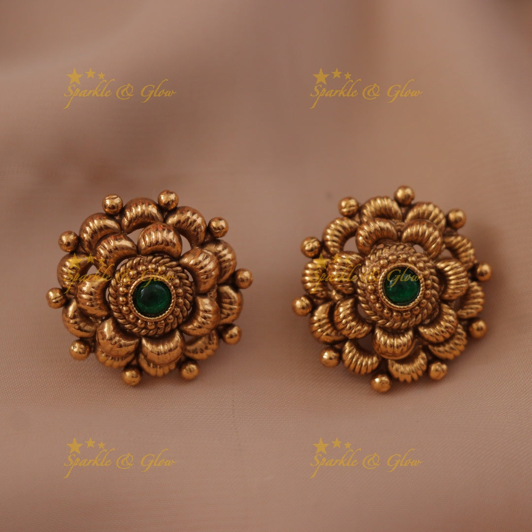 Exquisite Beaded Necklace for Weddings - Sparkle & Glow