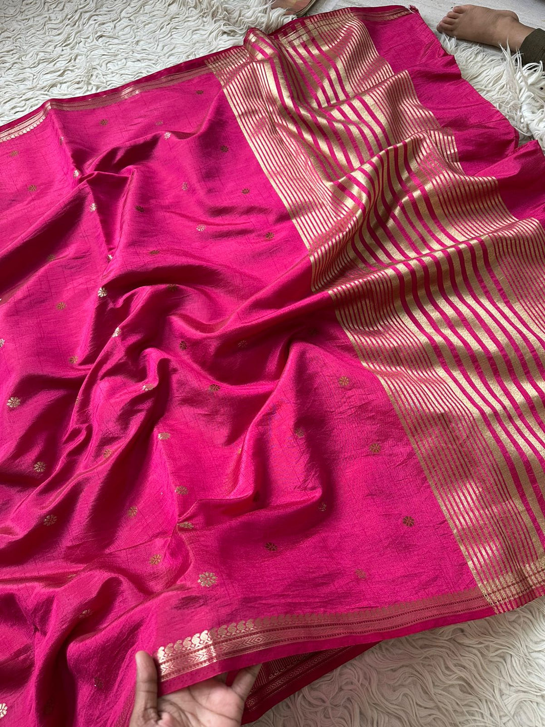 Elegant Silk Saree with Blouse - Perfect for Weddings