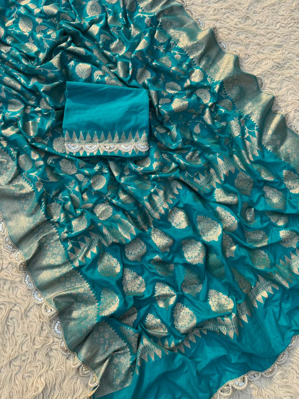 Exquisite Banarasi Saree for Weddings & Festivals