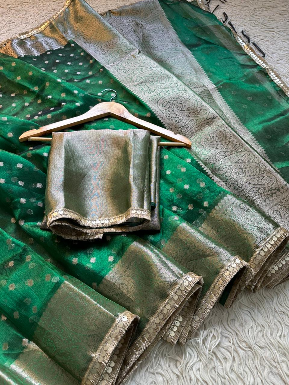 Exquisite Banarasi Saree for Festive Elegance