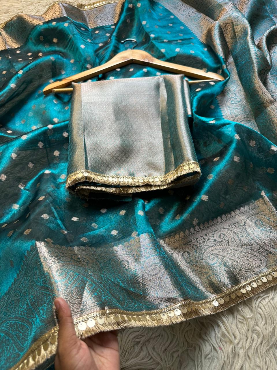 Exquisite Banarasi Saree for Festive Elegance