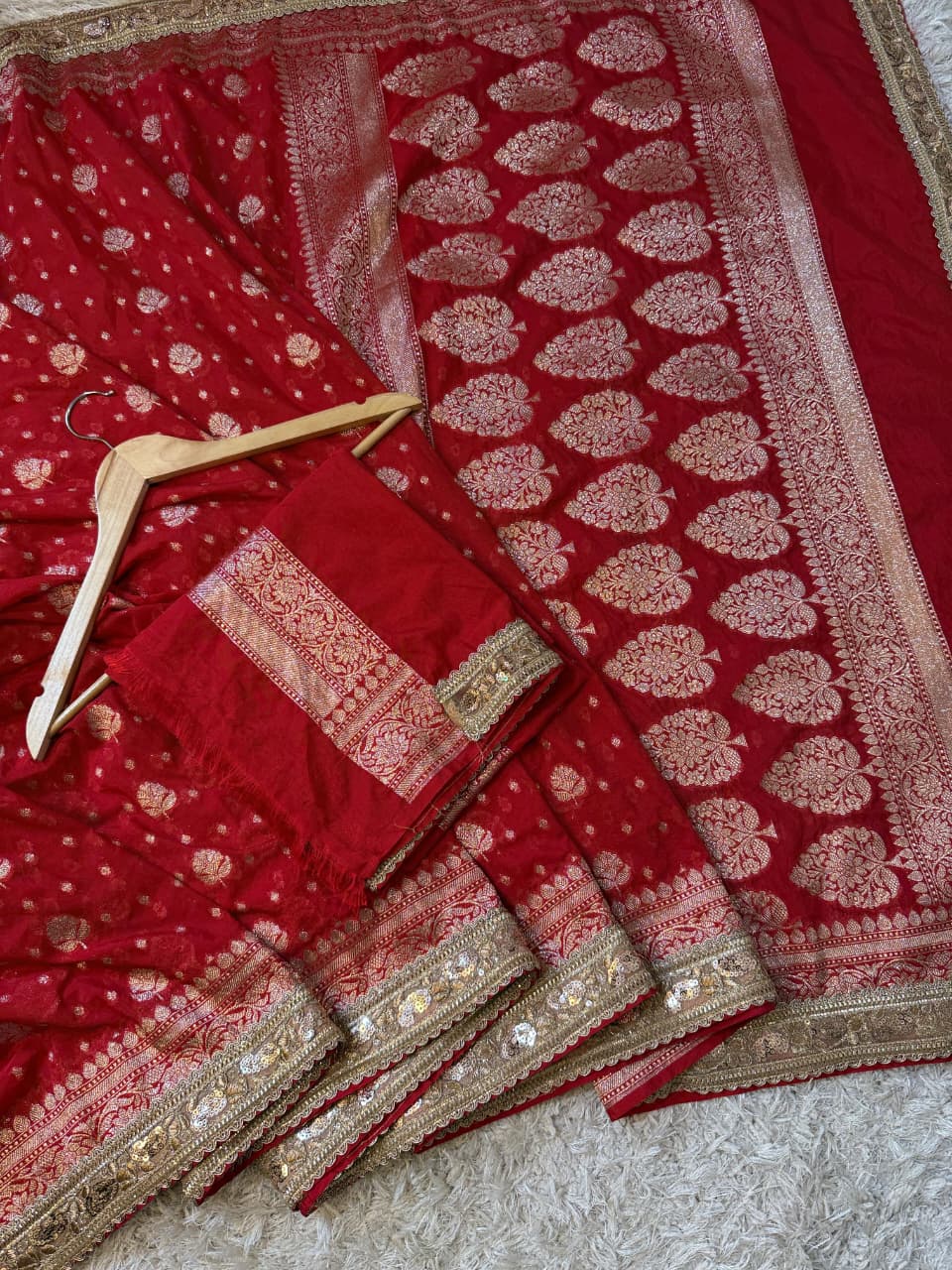 Exquisite Banarasi Silk Saree with Lace Border - Red