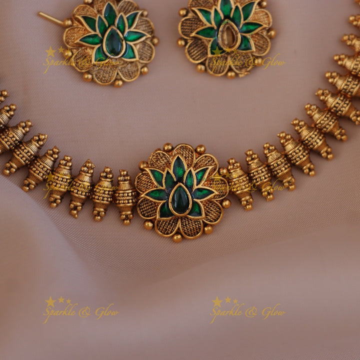 Exquisite Lotus Gold Bead Necklace - Festive Glamour