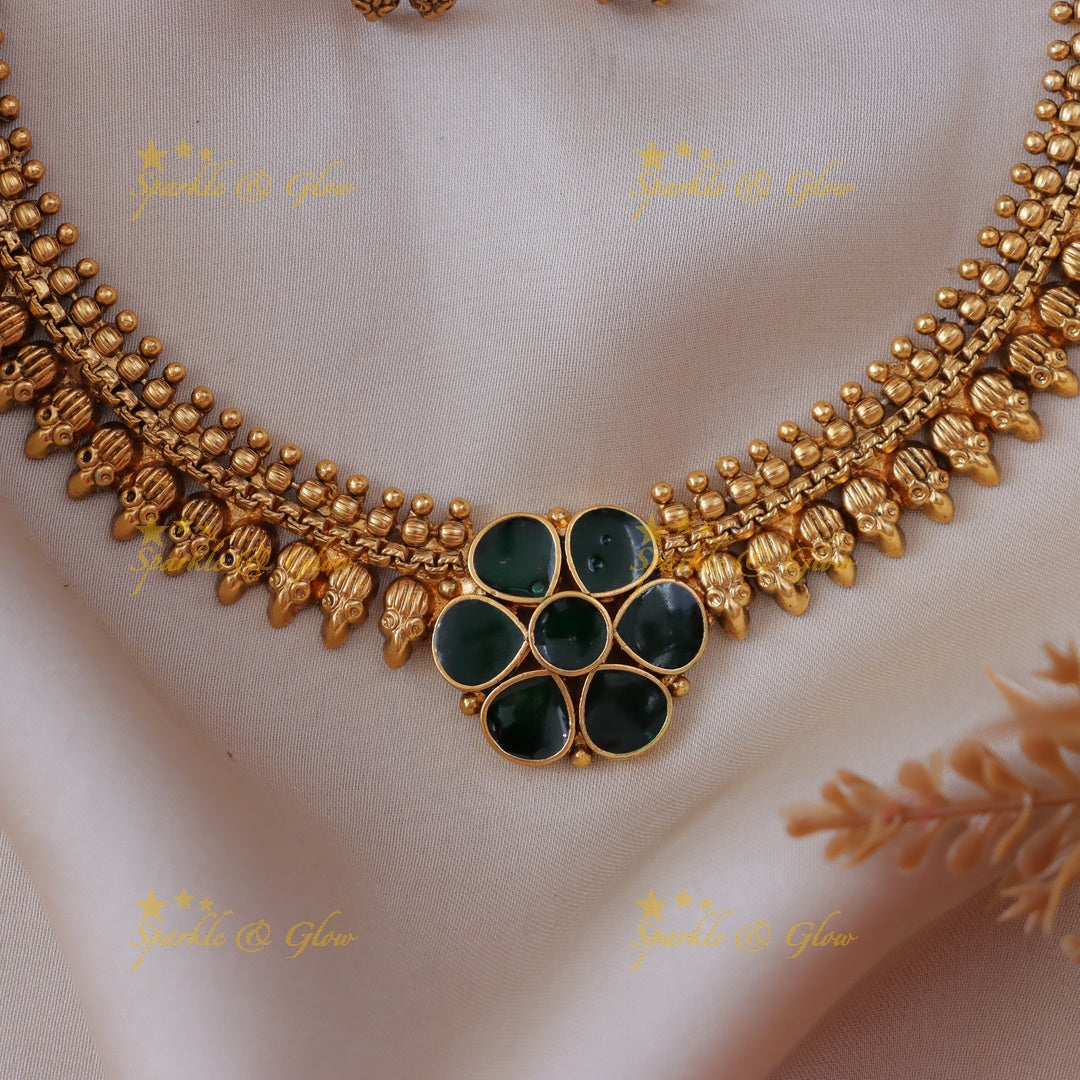 Floral Elegance Necklace - Perfect for Festive Celebrations