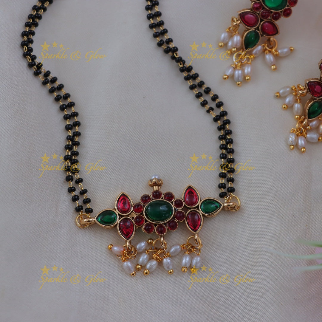 Elegant Floral Pearl Gold Necklace for Weddings