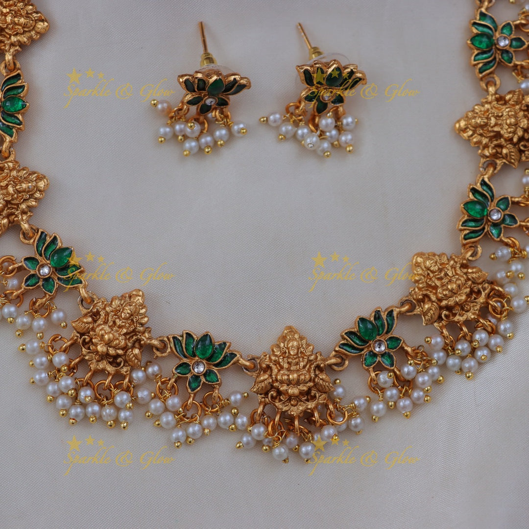 Lotus Short Necklace Set for Graceful Wedding Look