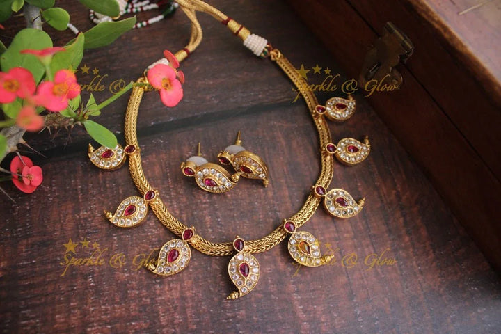 Elegant Mango necklace - Gold White - Sparkle and Glow