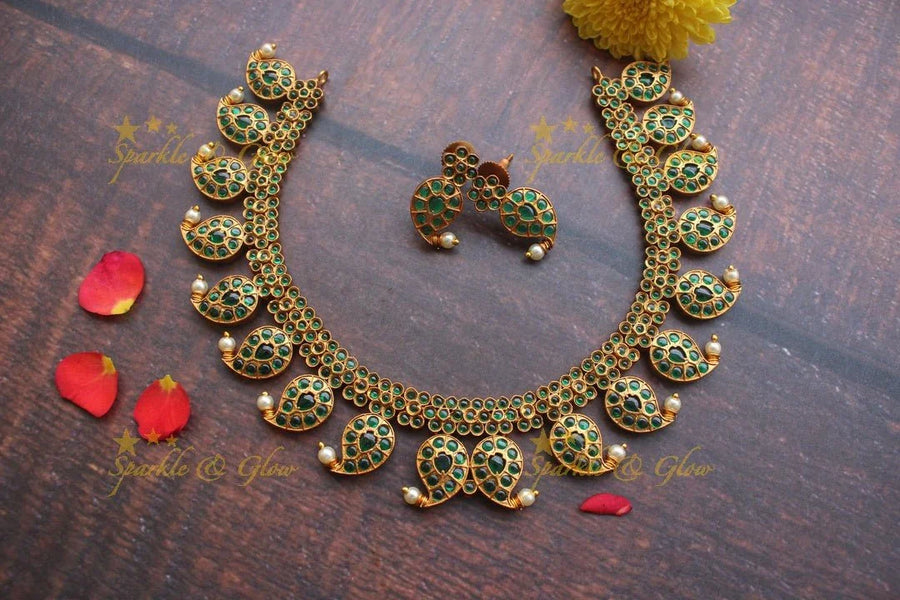 Beautiful Mango necklace made with kemp stones - Green - Sparkle and Glow