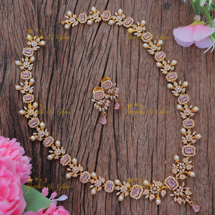 Exquisite Floral Pearl Necklace for Festive Glamour