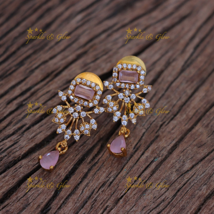 Exquisite Floral Pearl Necklace for Festive Glamour