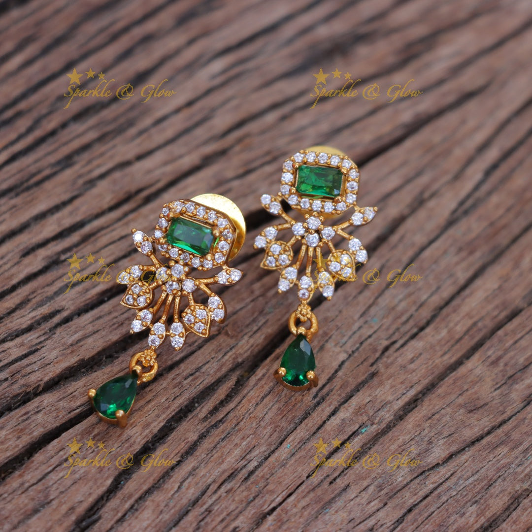 Exquisite Floral Pearl Necklace for Festive Glamour