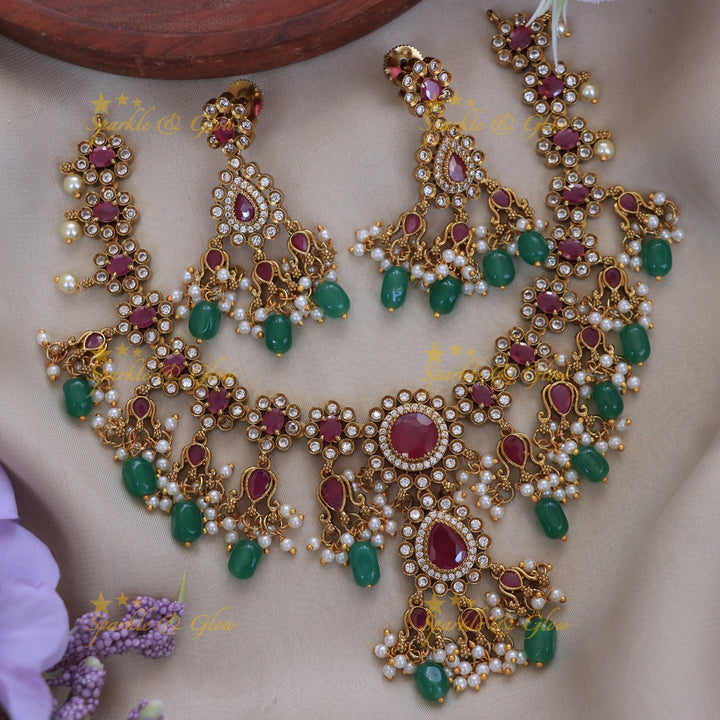 Exquisite Green Beads & Gold Necklace - Sparkle & Glow