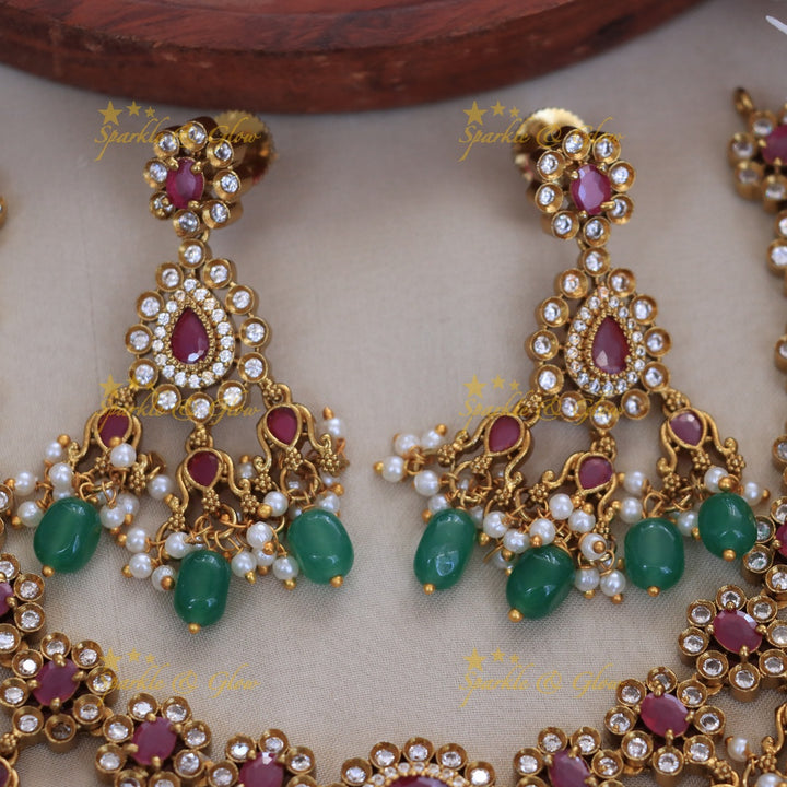 Exquisite Green Beads & Gold Necklace - Sparkle & Glow