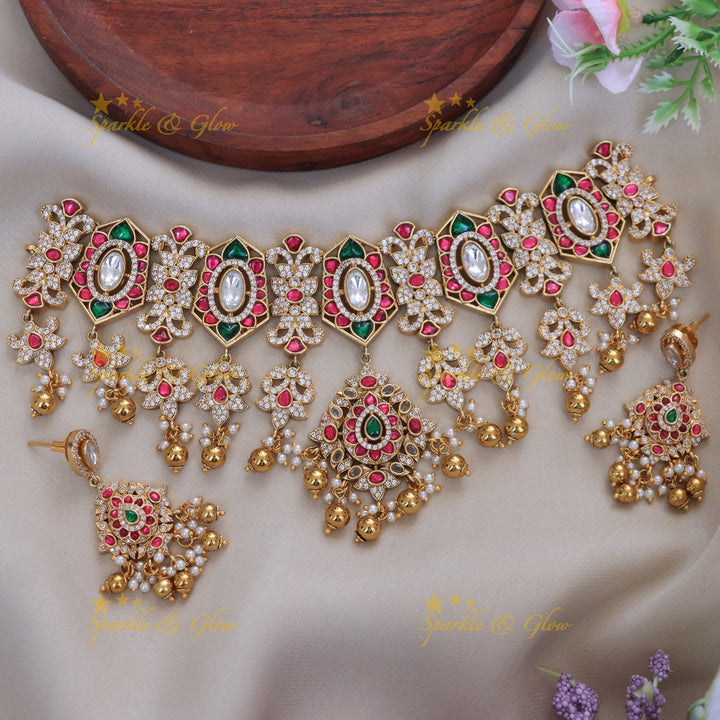 Exquisite Floral Beads Short Necklace for Elegance