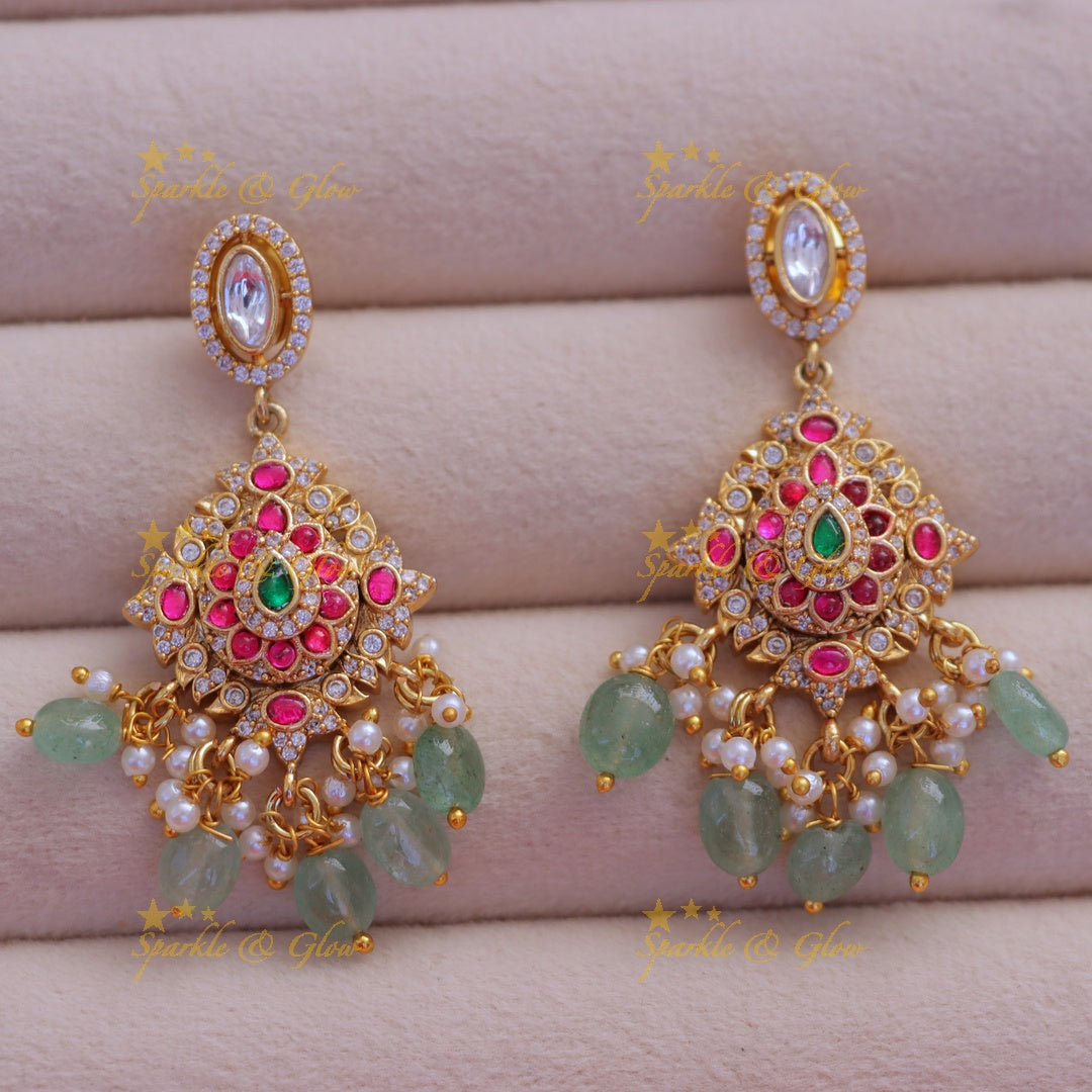 Exquisite Floral Beads Short Necklace for Elegance