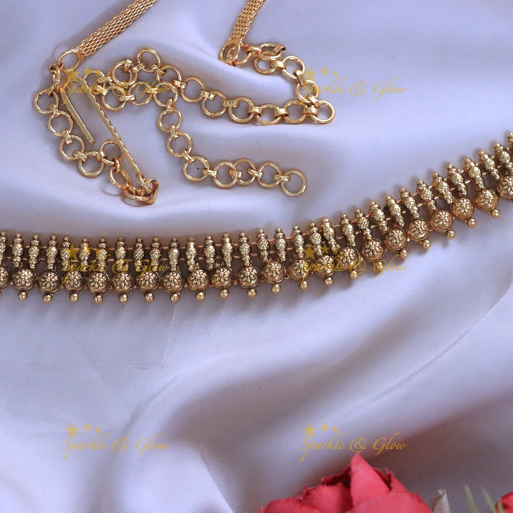 Exquisite Floral Gold Bead Hipchain for Festive Joy