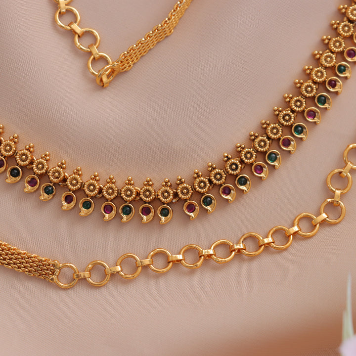 Elegantly Crafted Gold Hipchain for Festive Glamour
