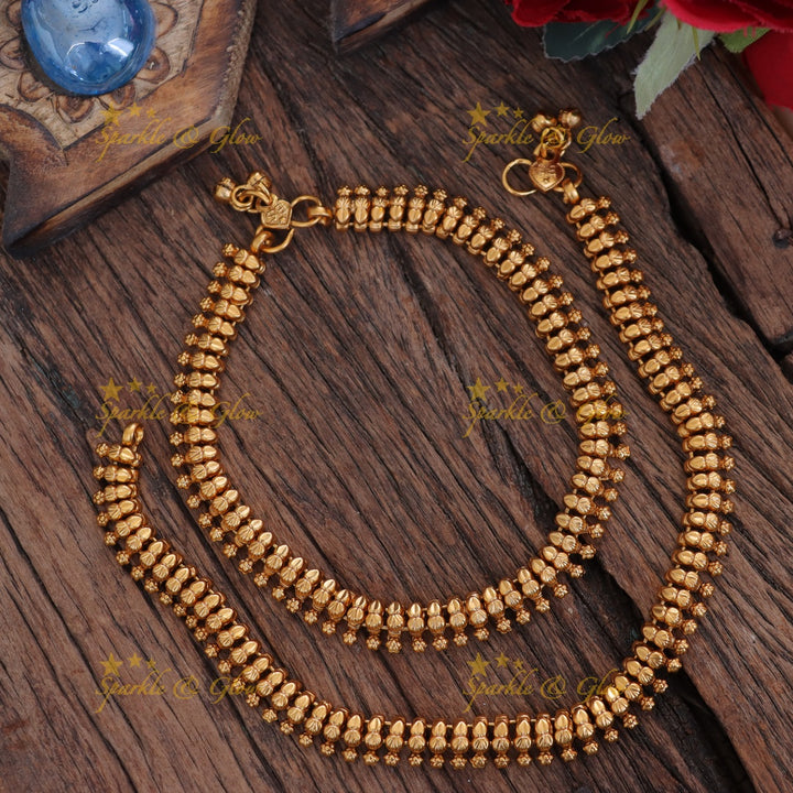 Exquisite Gold Floral Anklet for Weddings & Festivities