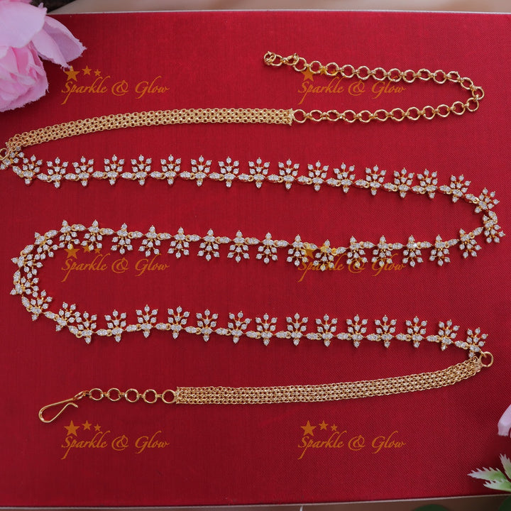 Exquisite Gold Hipchain with Elegant Stone Design