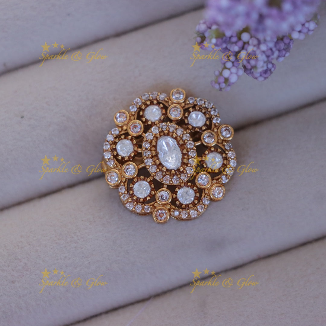 Elegant Gold Floral Wedding Saree Pin - Perfect Accessory