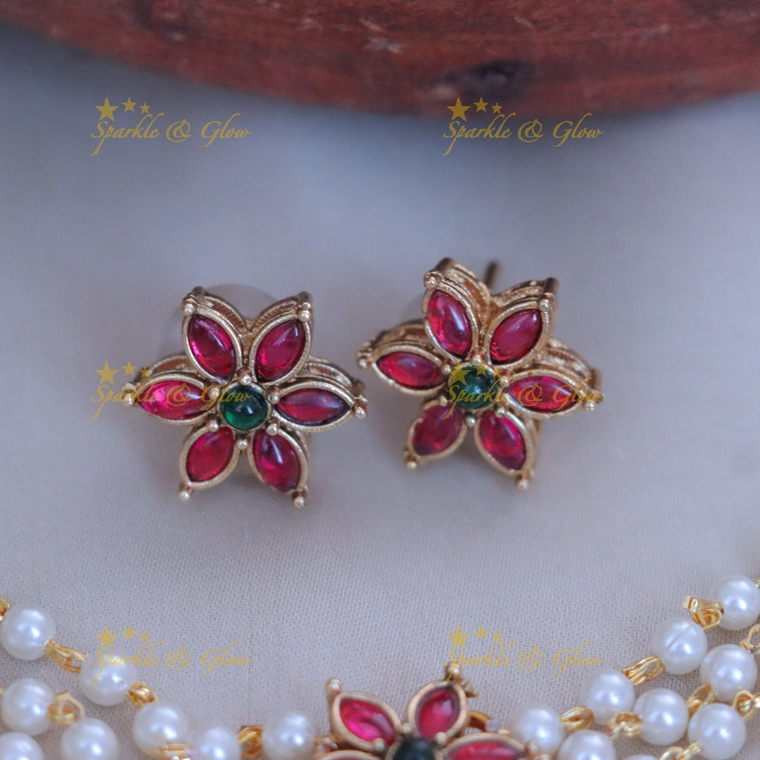 Exquisite Floral Pearl Choker Necklace Set with Studs