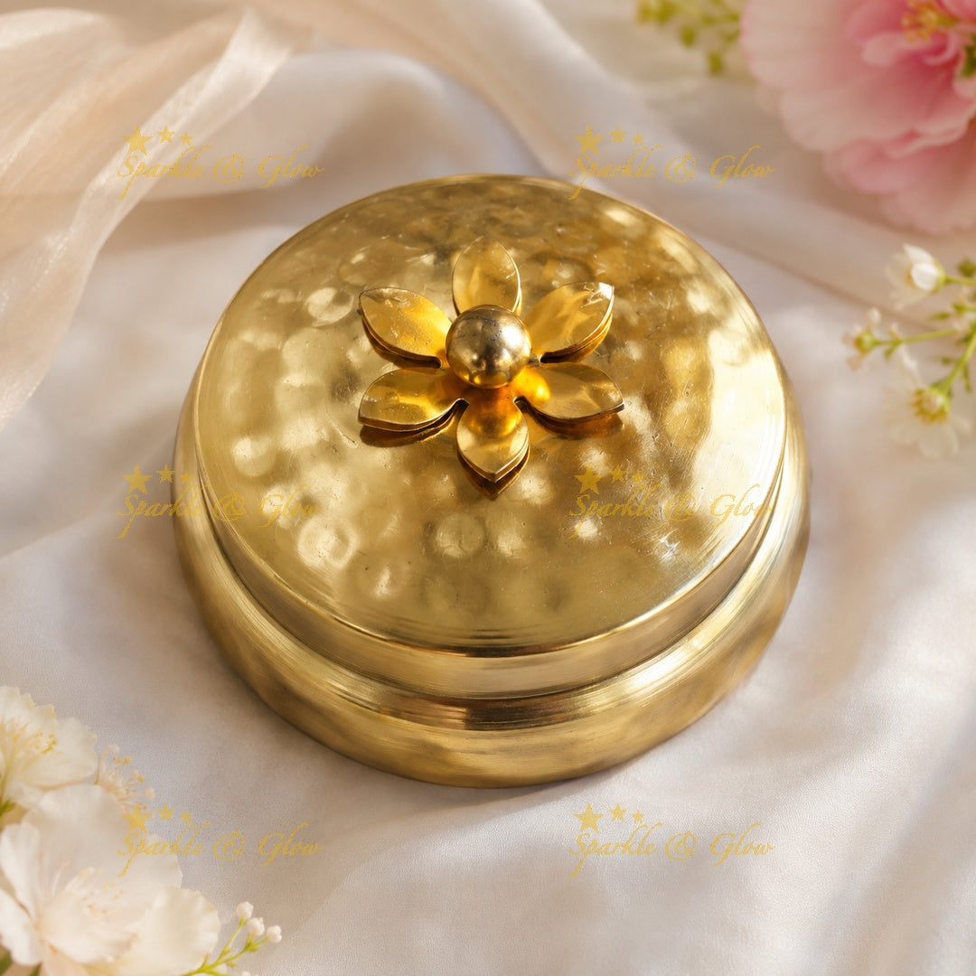 Elegant Gold Jar for Festive Home Accents