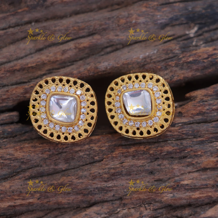 Exquisite Floral Half Moon Necklace: Festive Elegance